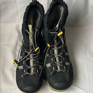 Black and Gray Winter Boots